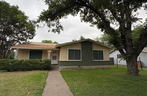 Wooten House | Lovely Home in North Austin