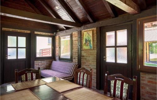 Brestovac House | Lovely Home In Novo Zvecevo With Sauna