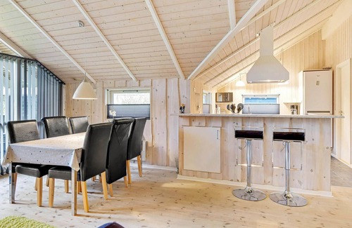 Jegum House | Lovely home in Oksbøl with sauna