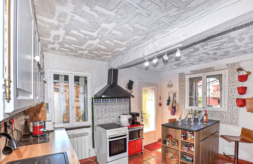 Oms House | Lovely home in Oms with WiFi