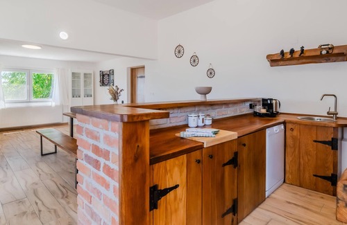 Jastrebarsko House | Lovely home in Paljugi with sauna