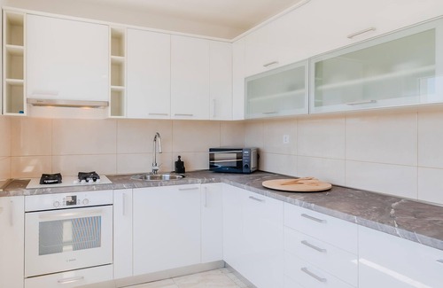 Jastrebarsko House | Lovely home in Paljugi with sauna