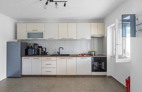 Skradin House | Lovely home in Plastovo with sauna