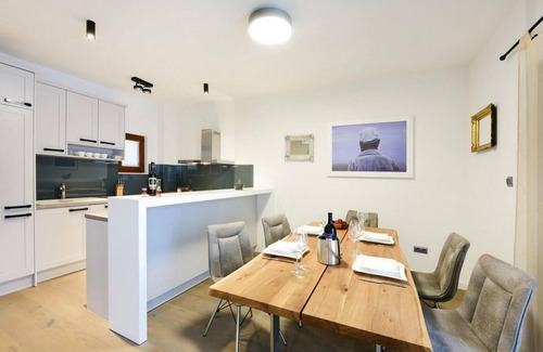 Lovinac House | Lovely home in Policnik with sauna