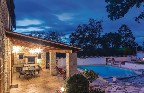 Puntera House | Lovely home in Puntera with kitchen