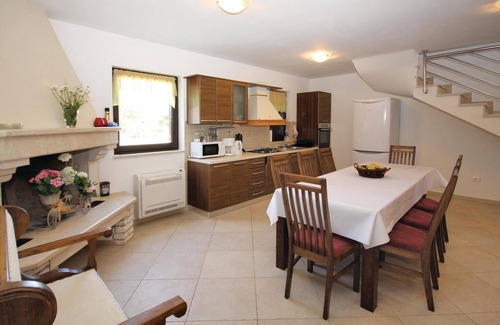 Rebici House | Lovely home in Rebici with kitchen