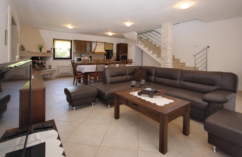 Rebici House | Lovely home in Rebici with kitchen
