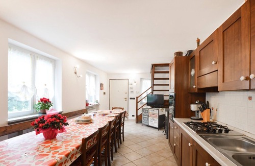 Vado Ligure House | Lovely home in Sant'Ermete with kitchen