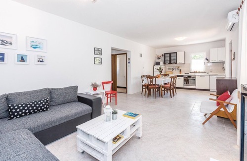 Jadrija House | Lovely home in Sibenik with kitchen