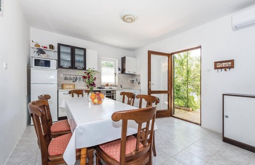 Jadrija House | Lovely home in Sibenik with kitchen
