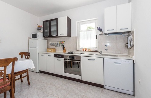Jadrija House | Lovely home in Sibenik with kitchen