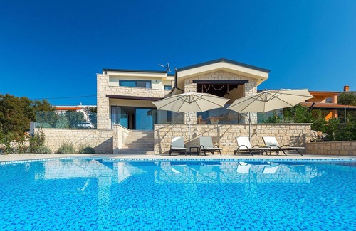 Smrika House | Lovely home in Smrika