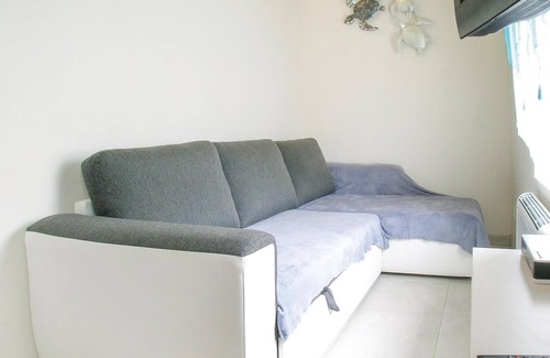 Saint-Urbain House | Lovely home in St Urbain with kitchen