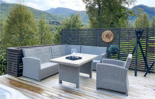 Møre og Romsdal House | Lovely Home In Stordal With Wifi