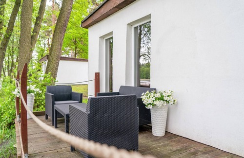Swiecie House | Lovely home in Sulnowo with kitchen
