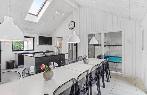 Holloselund House | Lovely home in Tisvildeleje with sauna