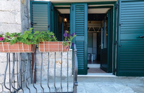 Trsteno House | Lovely home in Trsteno with WiFi