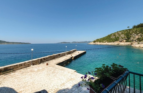 Trsteno House | Lovely home in Trsteno with WiFi