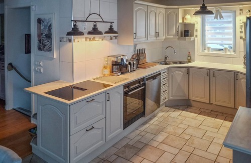 Uddevalla Municipality House | Lovely home in Uddevalla with kitchen