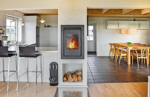 Sundhuse House | Lovely home in Ulfborg with sauna