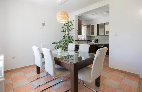 Imotski House | Lovely home in Vinjani Gornji