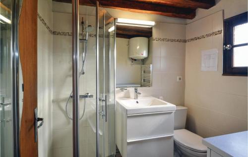 Vert House | Lovely Home In Vert With Wifi