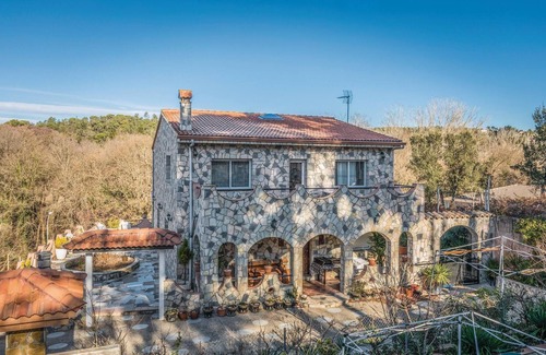 Puigventos House | Lovely home in Vidreres with kitchen