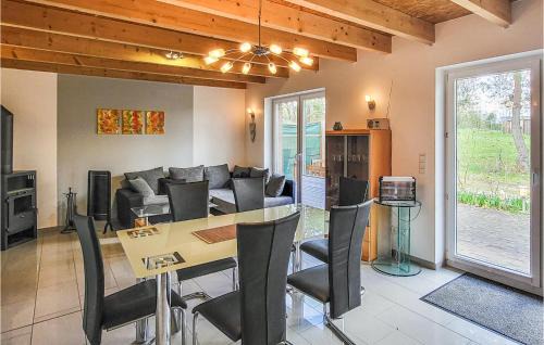 Muritz House | Lovely Home In Wittstock With Kitchen
