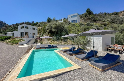 Evrostina House | Lovely home in Xylokastro with WiFi