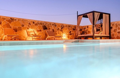 Benkovac House | Lovely home in Zagrad