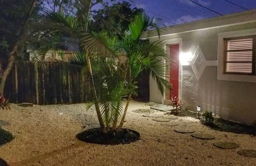 Middle River Terrace Cottage | Lovely home near Wilton Manors, Las Olas & Beach
