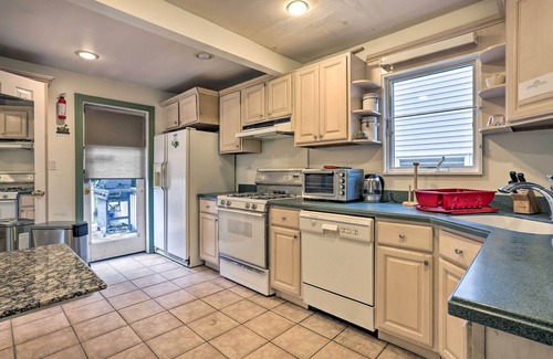 Teaneck House | Lovely Home Near FDU & Holy Name Hospital!