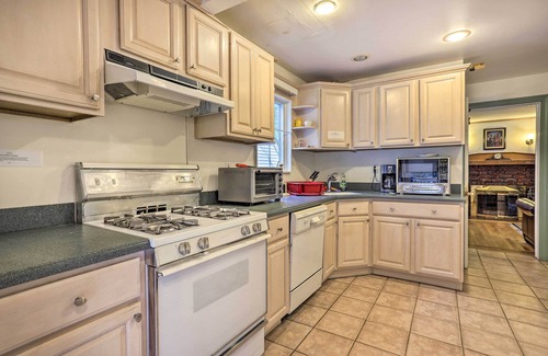 Teaneck House | Lovely Home Near FDU & Holy Name Hospital!