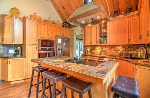 Londonderry House | Lovely Home with a Sauna. Minutes to Stratton, Bromley and Magic!