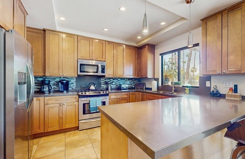 Araby House | Lovely home with firepit and private pool with spa - dogs welcome