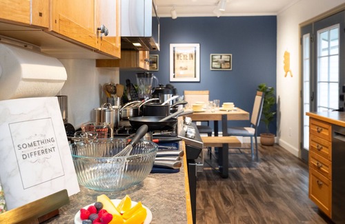 Campbell Park House | Lovely Home with King Bed, Large Kitchen, heated garage by UMED in Midtown ANC