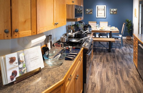 Campbell Park House | Lovely Home with King Bed, Large Kitchen, heated garage by UMED in Midtown ANC
