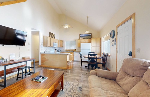 Gunnison House | Lovely home with patio & yard - great central locale near fishing & skiing