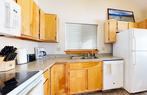 Gunnison House | Lovely home with patio & yard - great central locale near fishing & skiing