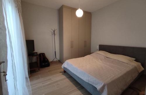 Ano Lechonia Apartment | Lovely House by the Sea with Garden and BBQ (A)