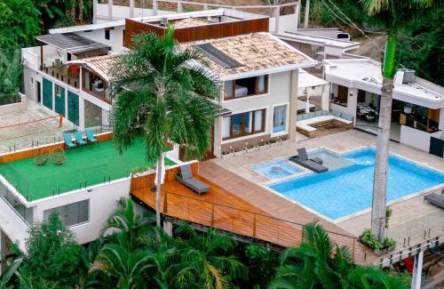 Prainha House | Lovely House Heated Pool Beach Tennis 900m Beach