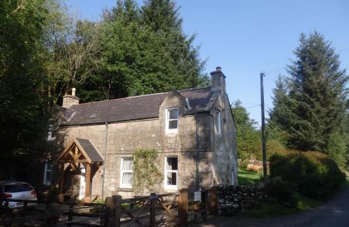 Sanquhar House | Lovely house next to Euchan River