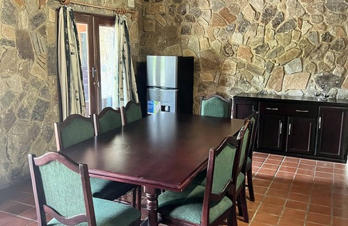 Nyanga Villa | Lovely House on 4 ha in John Galt Village - 2011