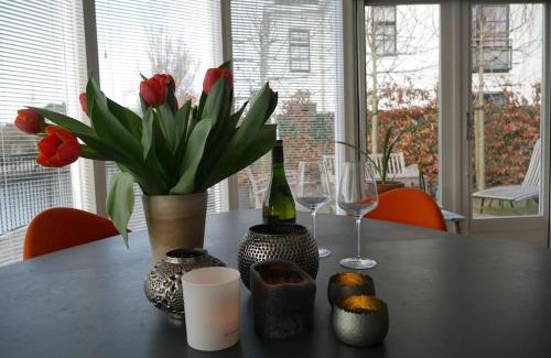 's-Graveland House | Lovely house on the water near Amsterdam