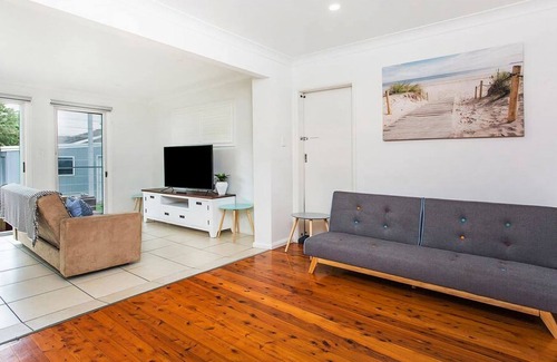 Kiama Downs House | Lovely house only a shot stroll from Jones beach!