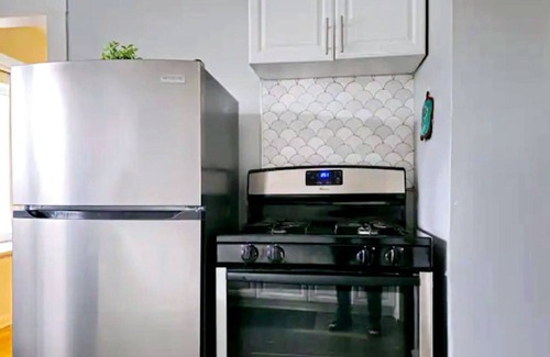 Shaker Heights House | Lovely in Larchmere! near Cleveland Clinic, CWRU, Univ Hosp, Downtown.