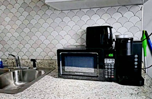 Shaker Heights House | Lovely in Larchmere! near Cleveland Clinic, CWRU, Univ Hosp, Downtown.