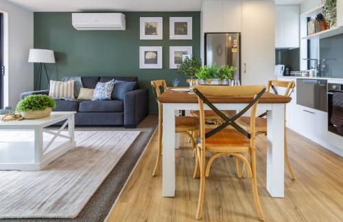 Linwood Apartment | Lovely in Linwood: 2BR Beauty