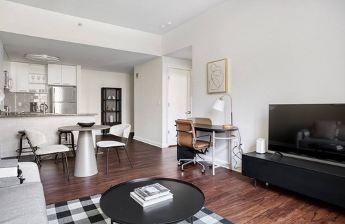 East Cambridge Apartment | Lovely Kendall Square 1BR w/Concierge & Gym, steps to MIT, by Blueground