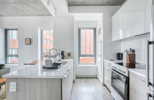 MIT Apartment | Lovely Kendall Square 2BR w/Gym, near Shops & Dining, by Blueground